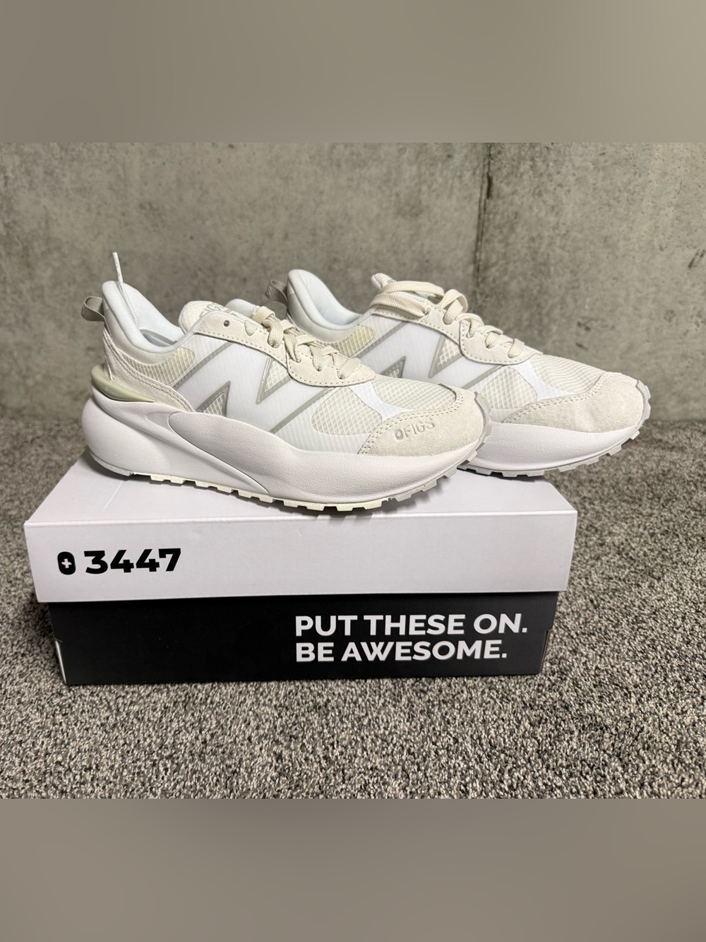 New Balance Neutral Cream White Low-Top Sneakers